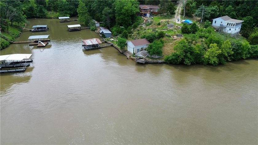 LAKE LIFE DOESN'T GET BETTER THAN THIS! Rare opportunity to own - photo 15