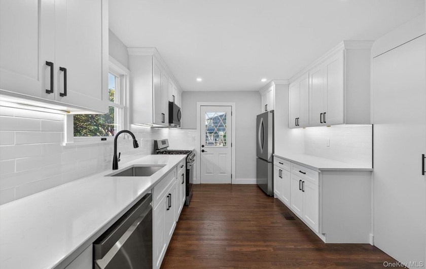 Beautifully renovated expanded Cape in the heart of West - photo 16
