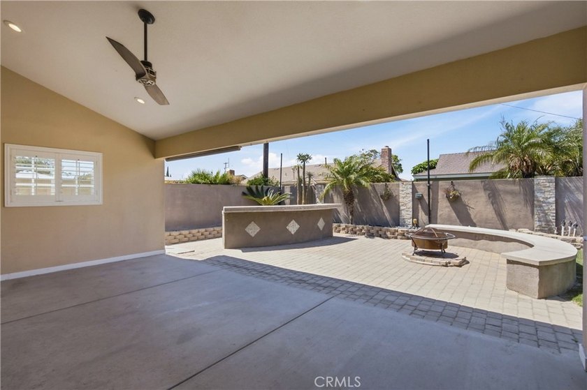 WOW! This beautifully maintained 3-bedroom, 2-bathroom home is - photo 19