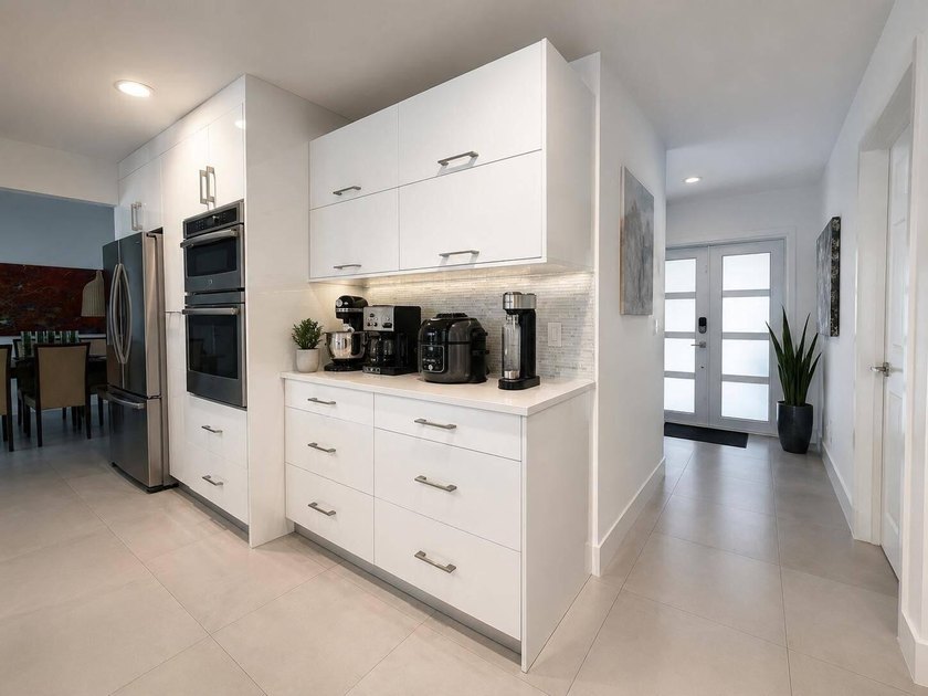 REMODELED 3-bedroom, 2-bath lakefront POOL home on 9500+ sq ft - photo 10
