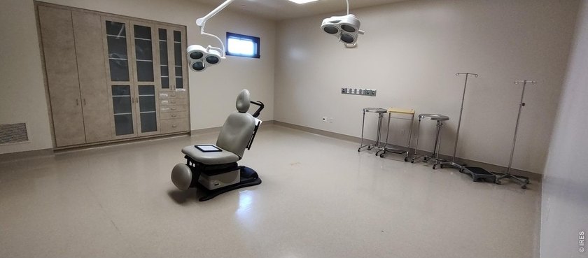 LC Real Estate Group is proud to present a premier medical - photo 22