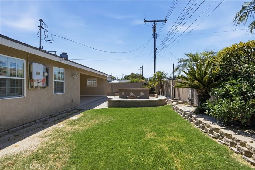 WOW! This beautifully maintained 3-bedroom, 2-bathroom home is - photo 28