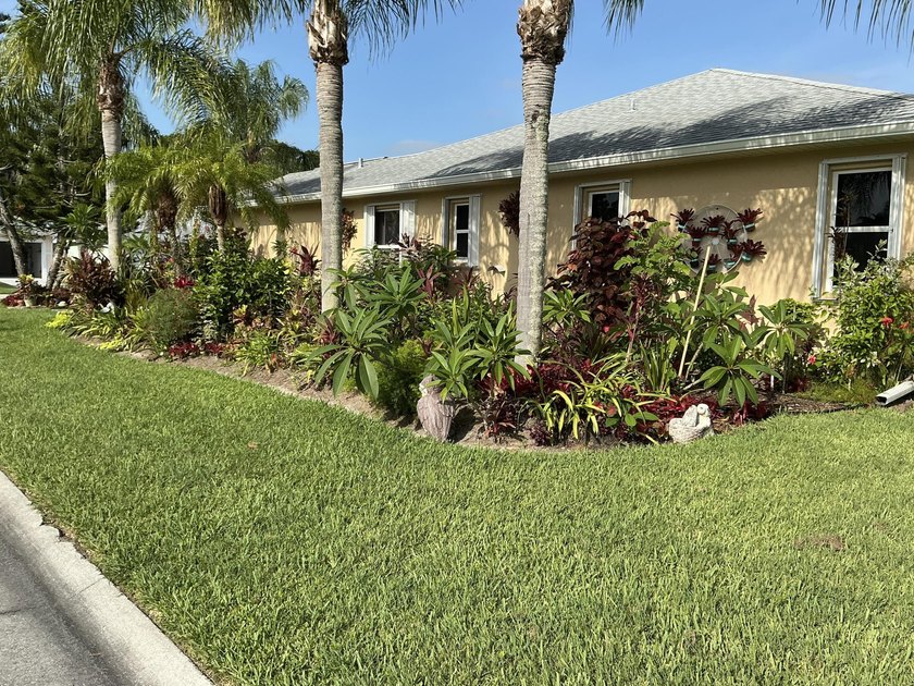 This unique Home in the Palm Grove community stand out with - photo 6