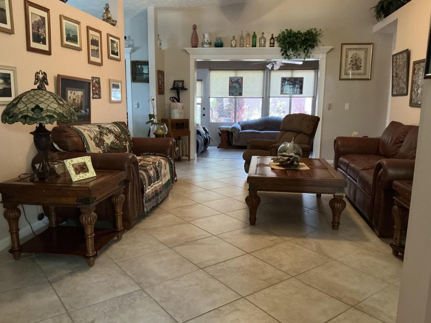 This unique Home in the Palm Grove community stand out with - photo 8