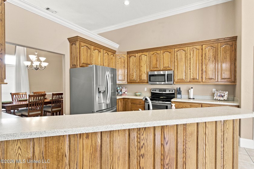 Welcome to this well-maintained 3-bedroom, 2-bath home offering - photo 11