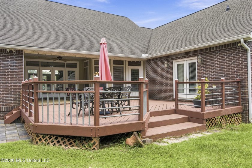 Welcome to this well-maintained 3-bedroom, 2-bath home offering - photo 27