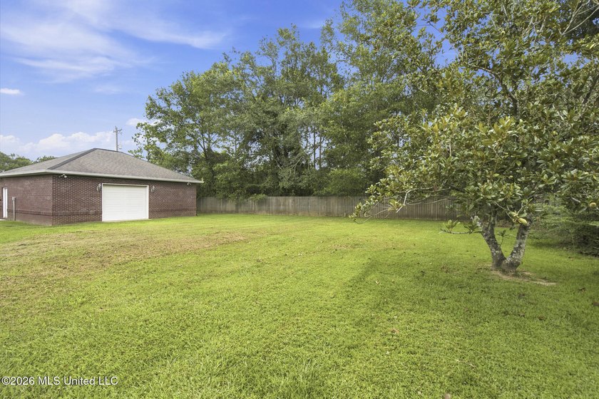 Welcome to this well-maintained 3-bedroom, 2-bath home offering - photo 29