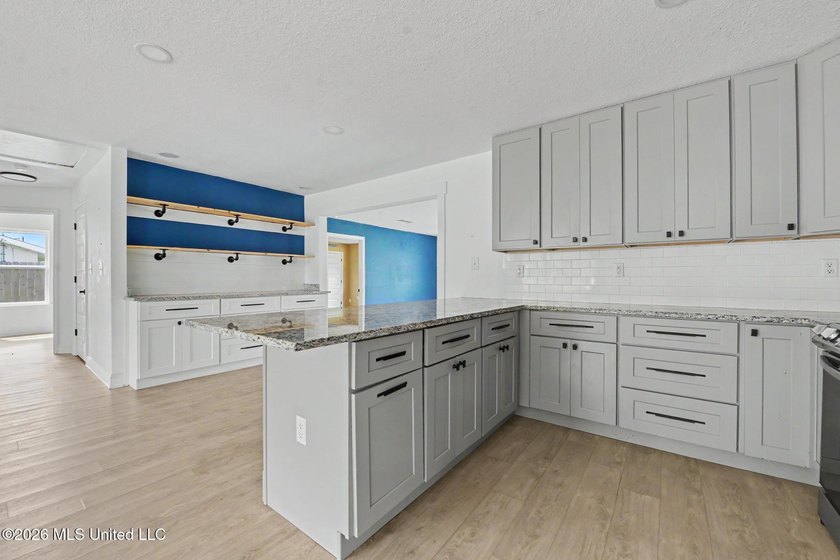 Absolutely adorable recently renovated home in Golf Cart - photo 8