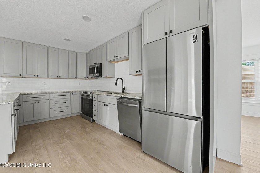 Absolutely adorable recently renovated home in Golf Cart - photo 9