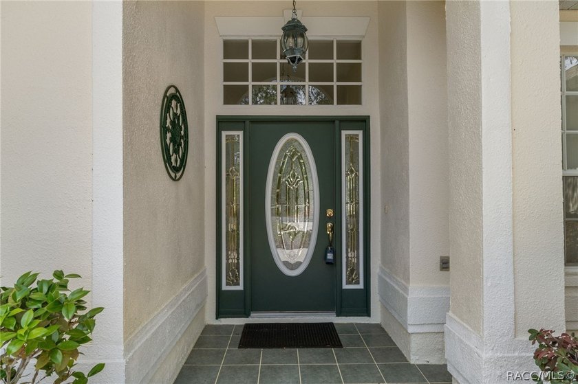 Well maintained, fully furnished golf course pool home located - photo 3