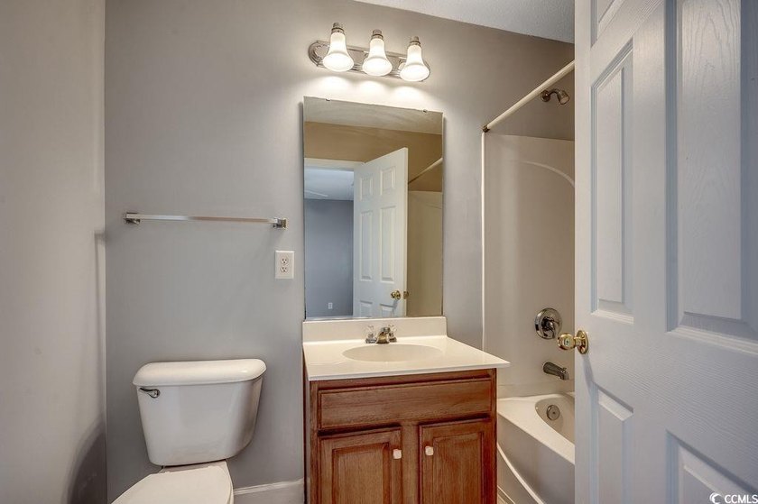 Gorgeous townhome in Windsor Park at Berkshire Forest area of - photo 23