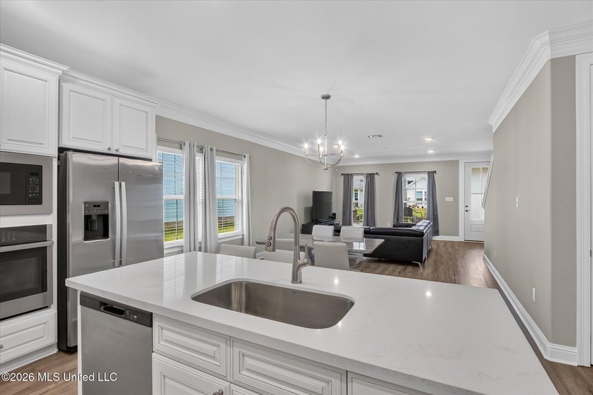 With new construction going up all around Savannah Estates, it - photo 9