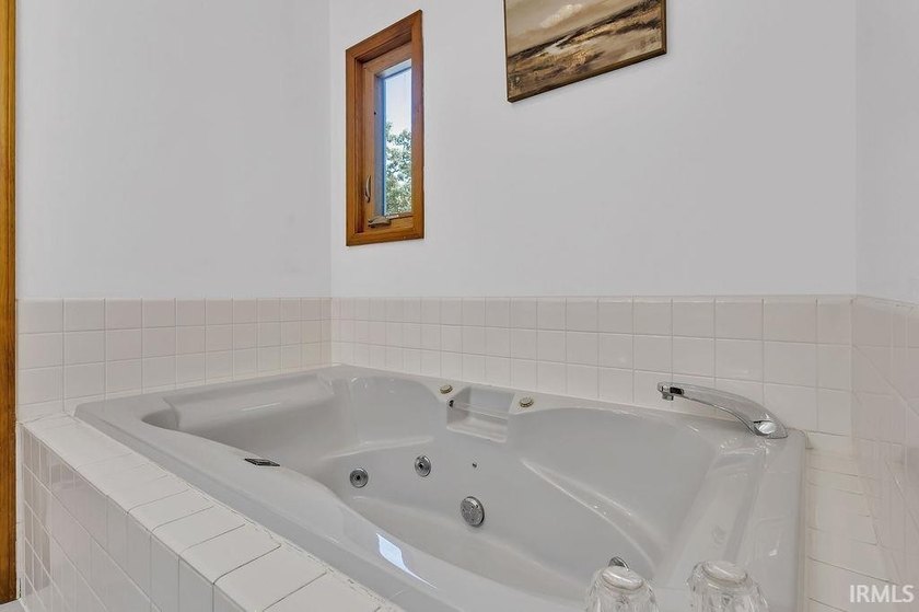 Nestled on a quiet cul-de-sac in Dogwood Estates, this spacious - photo 33