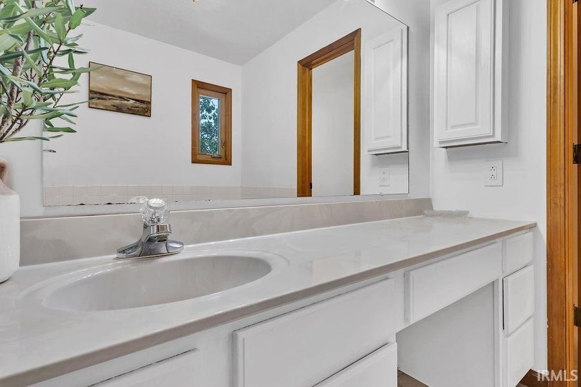 Nestled on a quiet cul-de-sac in Dogwood Estates, this spacious - photo 34
