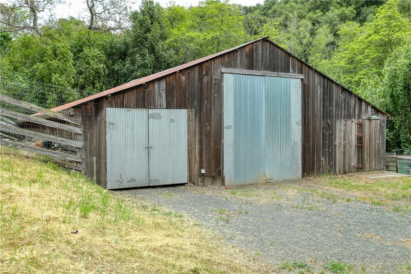 This dream 195 acre California Coastal Ranch provides you with - photo 4
