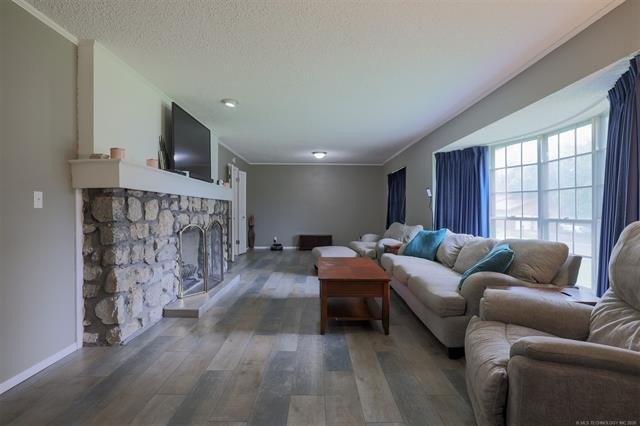 Welcome to lake living at its finest in the desirable Timberlane - photo 23
