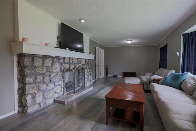 Welcome to lake living at its finest in the desirable Timberlane - photo 26