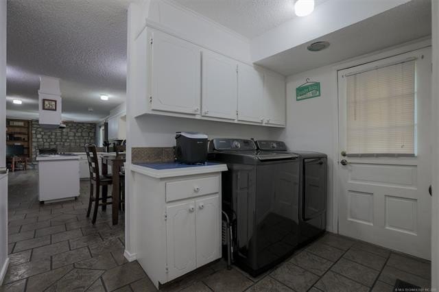 Welcome to lake living at its finest in the desirable Timberlane - photo 29