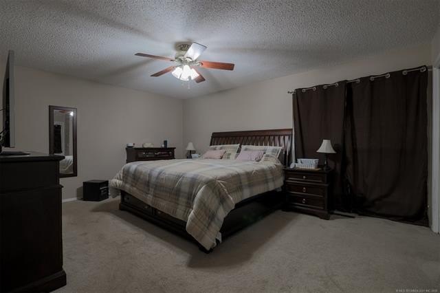 Welcome to lake living at its finest in the desirable Timberlane - photo 33