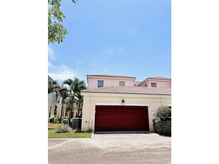 Impeccably maintained and presented in like-new condition, this - photo 2
