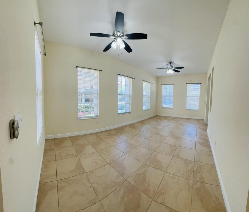Impeccably maintained and presented in like-new condition, this - photo 6