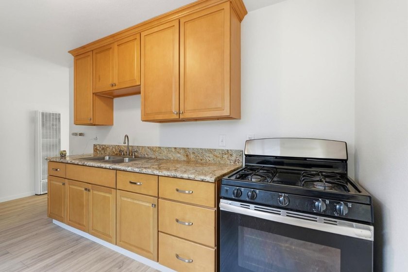 This turn-key Oakland duplex is a premier opportunity for - photo 6