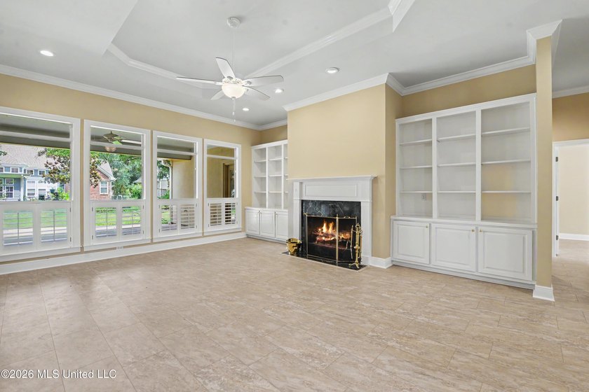Location, Location, location! This lovely home is convenient to - photo 3