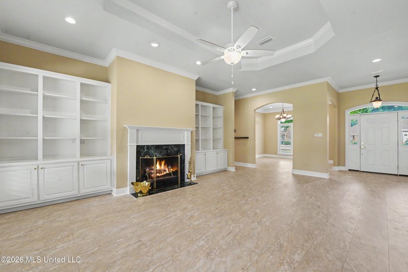 Location, Location, location! This lovely home is convenient to - photo 4