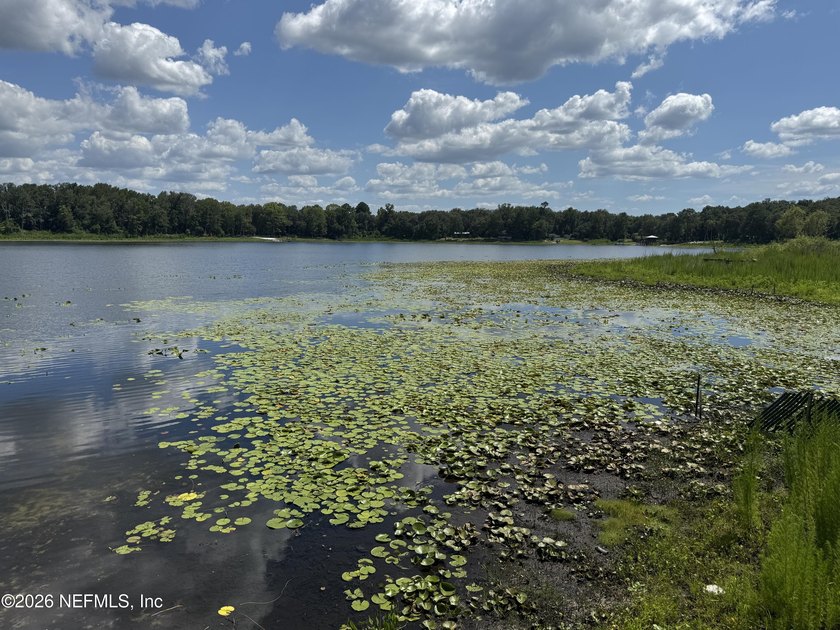 LAKE ACCESS with this very well kept and clean 3 BR , 2 bathroom - photo 4
