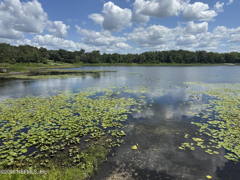 LAKE ACCESS with this very well kept and clean 3 BR , 2 bathroom - photo 5
