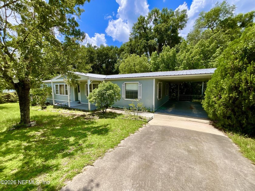 LAKE ACCESS with this very well kept and clean 3 BR , 2 bathroom - photo 7