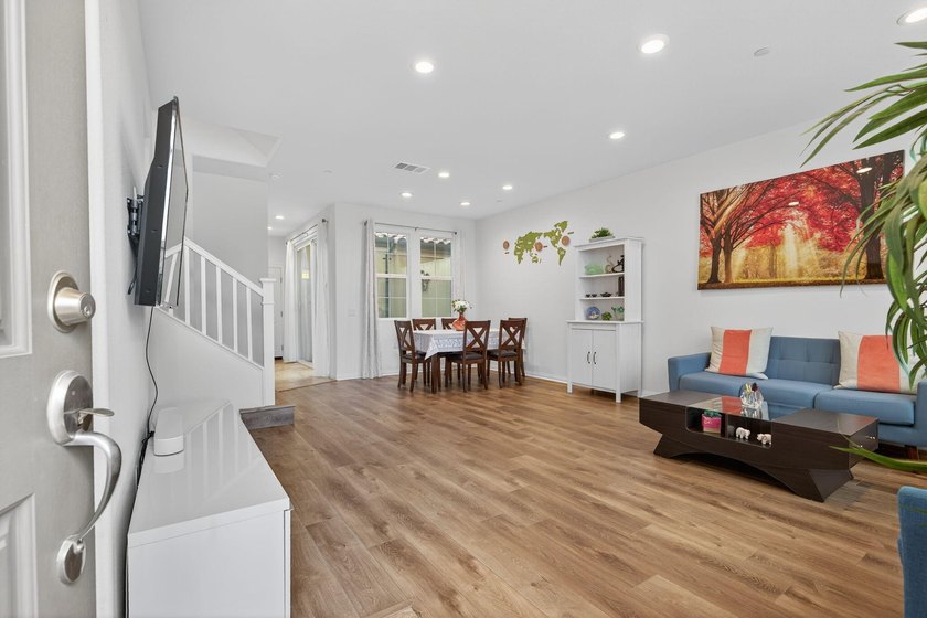 Modern Coastal Living in Ventura's Solana Heights. Discover the - photo 5