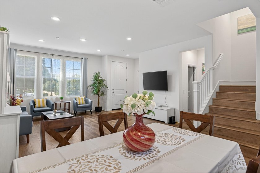 Modern Coastal Living in Ventura's Solana Heights. Discover the - photo 9