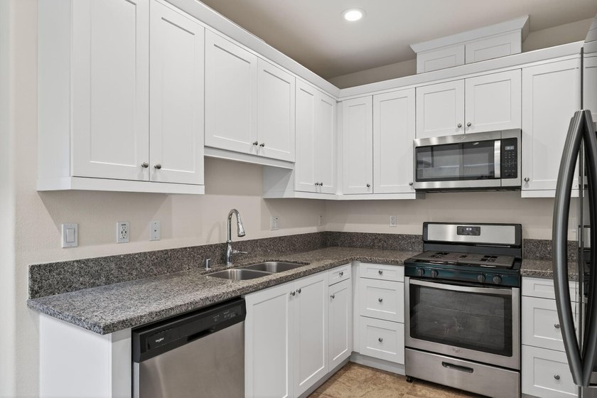 Modern Coastal Living in Ventura's Solana Heights. Discover the - photo 10