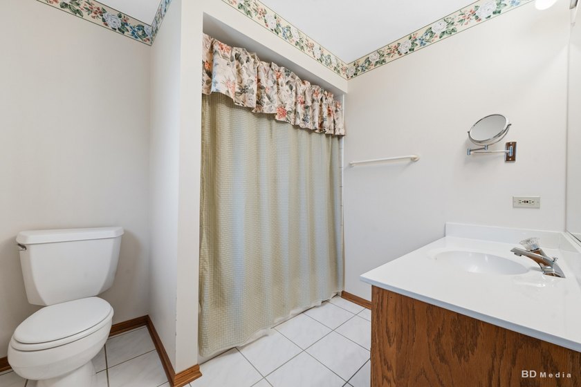 Welcome to this meticulously maintained Gallagher &amp; Henry - photo 21