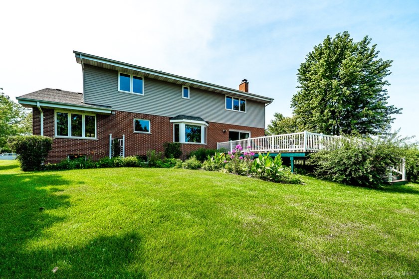 Welcome to this meticulously maintained Gallagher &amp; Henry - photo 32