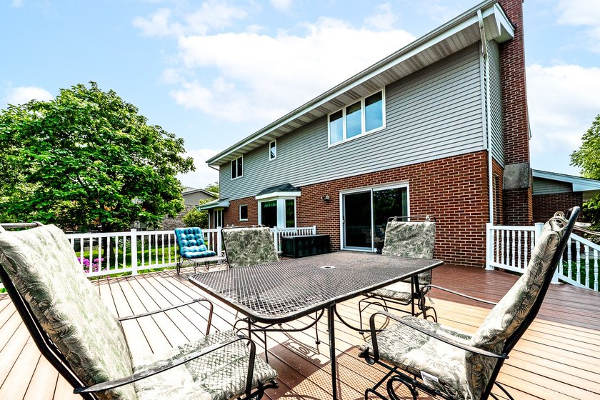 Welcome to this meticulously maintained Gallagher &amp; Henry - photo 33
