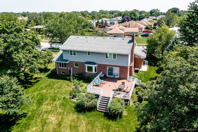 Welcome to this meticulously maintained Gallagher &amp; Henry - photo 36