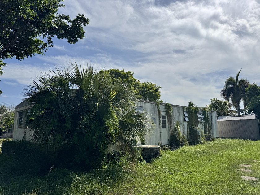Investor/Handyman/Tear Down Special sold AS-IS in Boca Raton! - photo 3