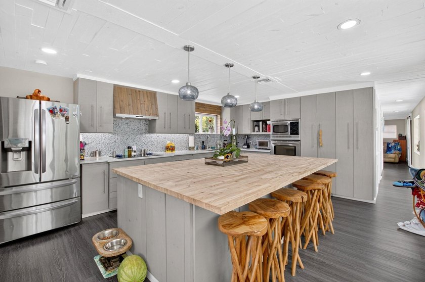 A SLICE OF PARADISE! Live free from HOA restrictions on this - photo 2