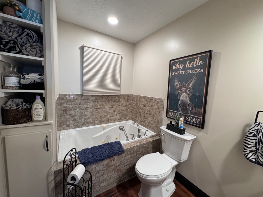 This beautifully updated ranch-style home. SOLD - photo 27
