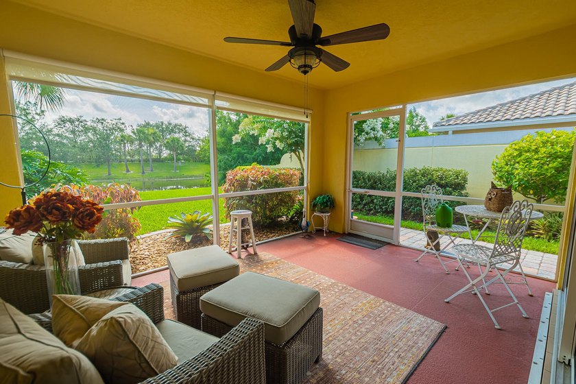 Lakes at Tradition! Beautifully updated 2/2/2 Villa. Interior - photo 15