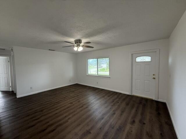 Beautifully remodeled Three-bedroom, two-bathroom single-story - photo 6