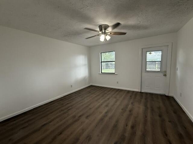 Beautifully remodeled Three-bedroom, two-bathroom single-story - photo 8