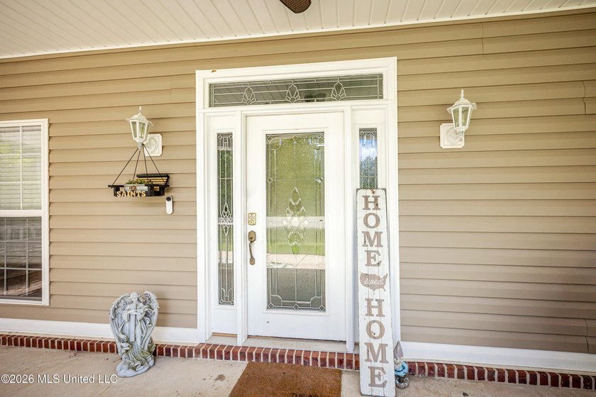 Beautiful home located in the heart of Woolmarket on a quiet Cul - photo 7