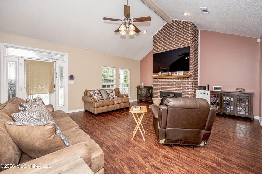 Beautiful home located in the heart of Woolmarket on a quiet Cul - photo 10