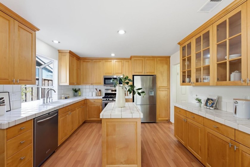 Charming and move-in ready, this 3-bedroom, 2-bath home offers 1 - photo 8