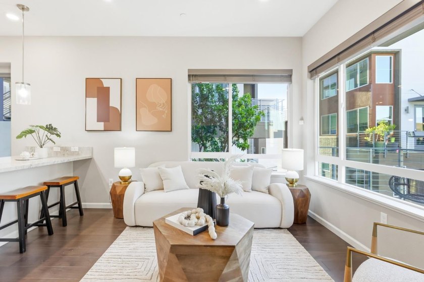 Welcome to elevated Silicon Valley living in the sought-after - photo 2