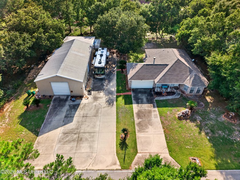 Need space for family, hobbies, toys, or a business? This one - photo 5