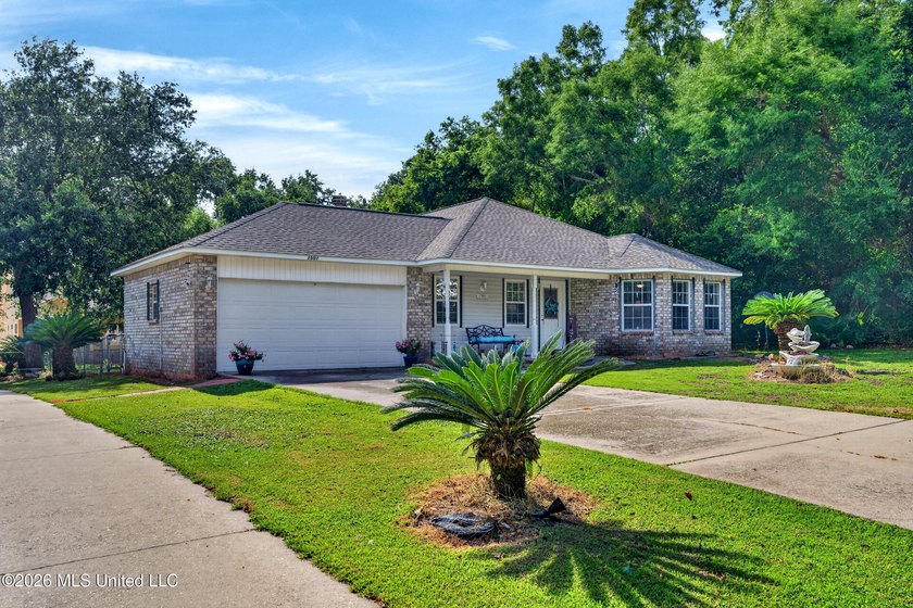 Need space for family, hobbies, toys, or a business? This one - photo 8